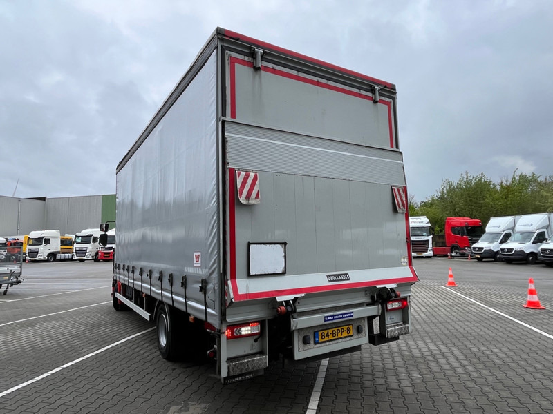Renault D 210 Euro 6 / 12 Ton / 282 dkm / Schuifzeil / Laadklep / NL truck - Curtainsider truck: picture 2 Renault D 210 Euro 6 / 12 Ton / 282 dkm / Schuifzeil / Laadklep / NL truck - Curtainsider truck: picture 2