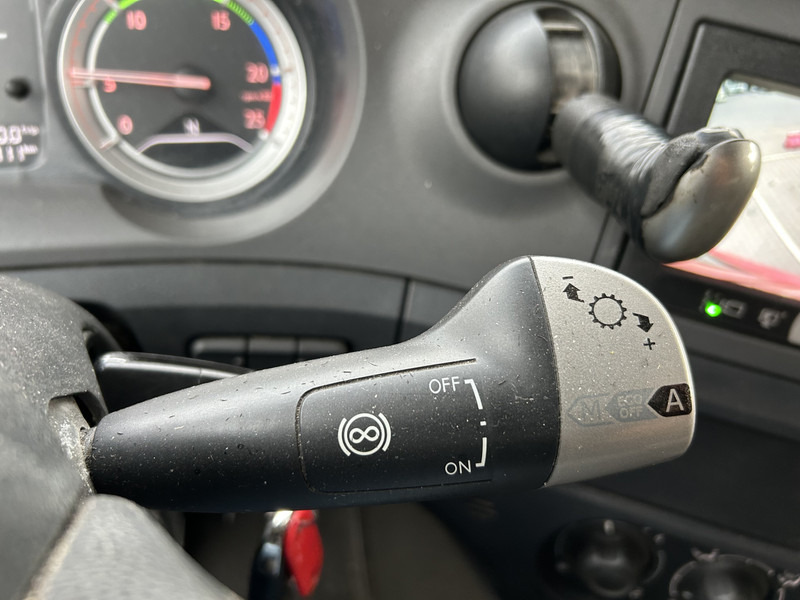 DAF CF 400 FT Space Cab / 827 dkm / Smart Tacho V2 / APK TUV 02-26 - Tractor unit: picture 5 DAF CF 400 FT Space Cab / 827 dkm / Smart Tacho V2 / APK TUV 02-26 - Tractor unit: picture 5