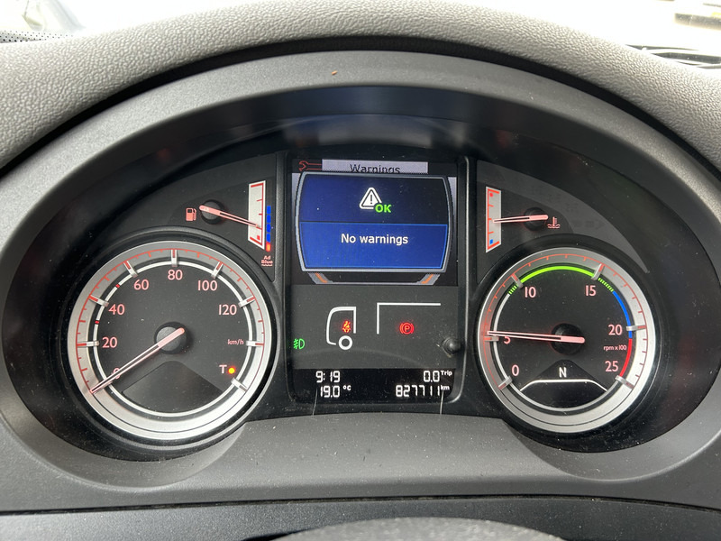 DAF CF 400 FT Space Cab / 827 dkm / Smart Tacho V2 / APK TUV 02-26 - Tractor unit: picture 4 DAF CF 400 FT Space Cab / 827 dkm / Smart Tacho V2 / APK TUV 02-26 - Tractor unit: picture 4