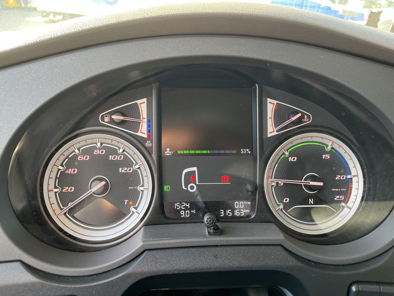 DAF XF 480 FT SSC / 315 dkm / Schade - Damage / 2 Tanks / Stand Klima - Tractor unit: picture 4 DAF XF 480 FT SSC / 315 dkm / Schade - Damage / 2 Tanks / Stand Klima - Tractor unit: picture 4