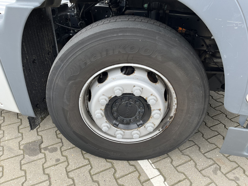 Tractor unit MAN TGS 18.360 Euro 6 / 204 dkm / Airco / NL Truck: picture 10