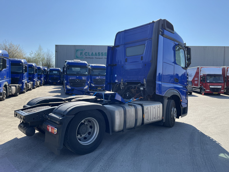 Mercedes-Benz Actros 1842 Streamspace / 838 dkm / 2 Tanks / NL Truck - Tractor unit: picture 2 Mercedes-Benz Actros 1842 Streamspace / 838 dkm / 2 Tanks / NL Truck - Tractor unit: picture 2