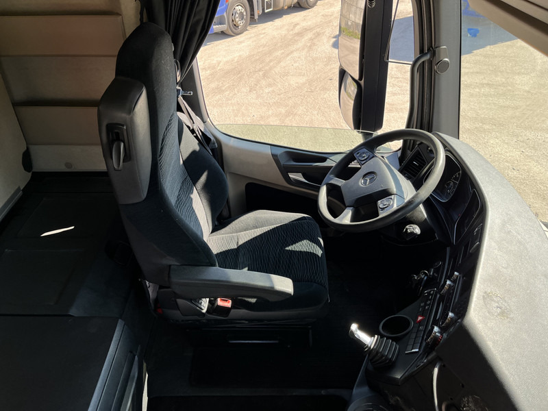 Mercedes-Benz Actros 1842 Streamspace / 890 dkm / 2 Tanks / NL Truck - Tractor unit: picture 3 Mercedes-Benz Actros 1842 Streamspace / 890 dkm / 2 Tanks / NL Truck - Tractor unit: picture 3