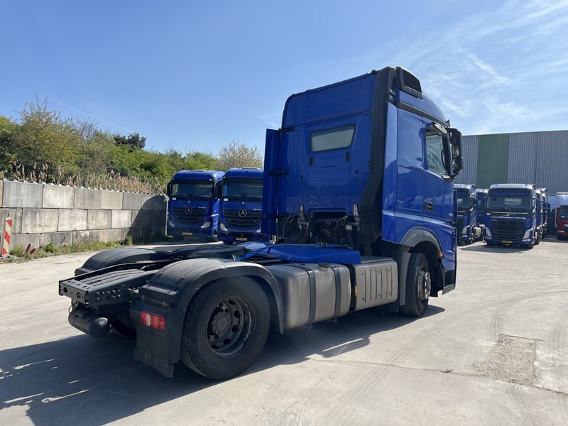 Mercedes-Benz Actros 1842 Streamspace / 897 dkm / 2 Tanks / NL Truck - Tractor unit: picture 2 Mercedes-Benz Actros 1842 Streamspace / 897 dkm / 2 Tanks / NL Truck - Tractor unit: picture 2