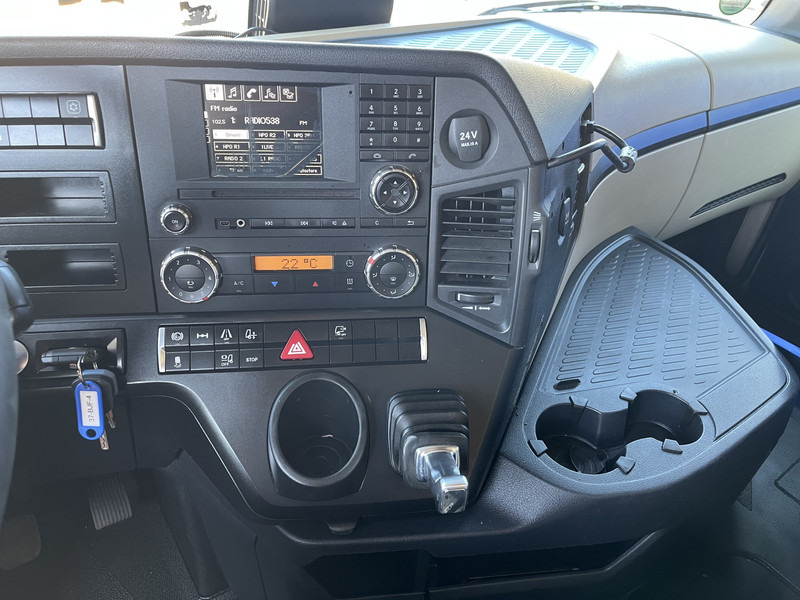 Mercedes-Benz Actros 1842 Streamspace / 937 dkm / 2 Tanks / NL Truck - Tractor unit: picture 5 Mercedes-Benz Actros 1842 Streamspace / 937 dkm / 2 Tanks / NL Truck - Tractor unit: picture 5