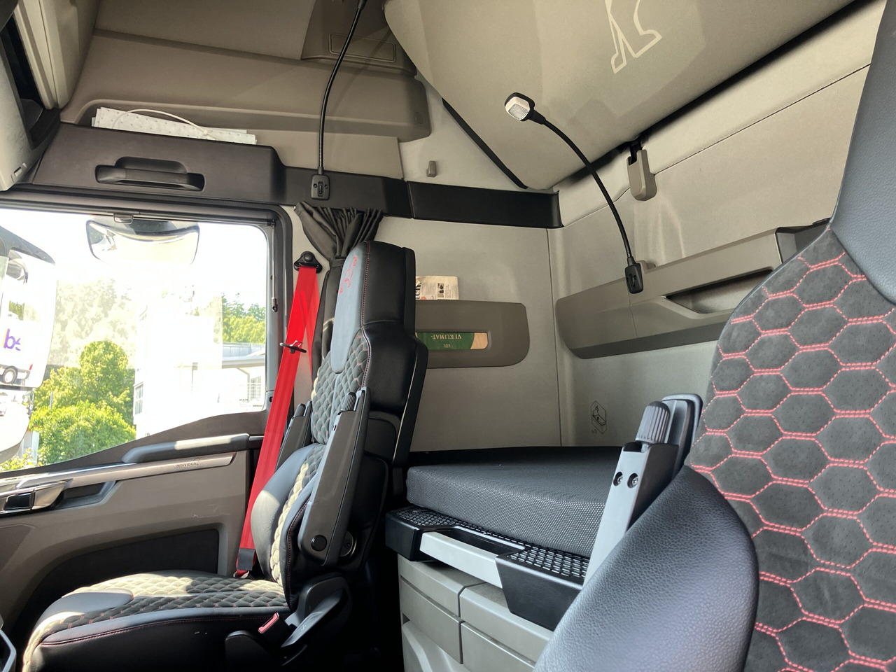 TGX 28.470 6X2 Individual - Tractor unit: picture 5 TGX 28.470 6X2 Individual - Tractor unit: picture 5