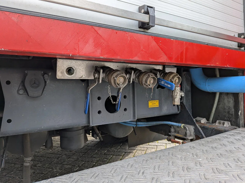 Fire truck Mercedes-Benz: picture 18 Fire truck Mercedes-Benz: picture 18