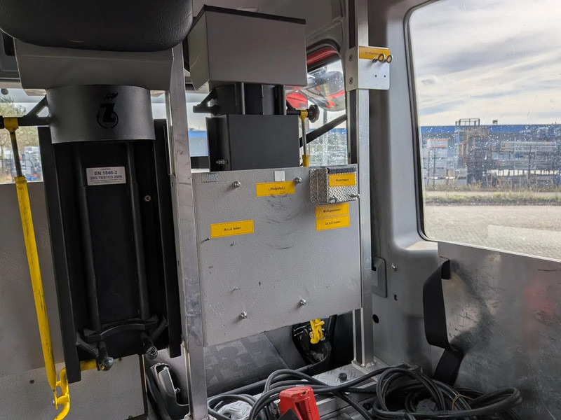 Fire truck Mercedes-Benz: picture 7 Fire truck Mercedes-Benz: picture 7