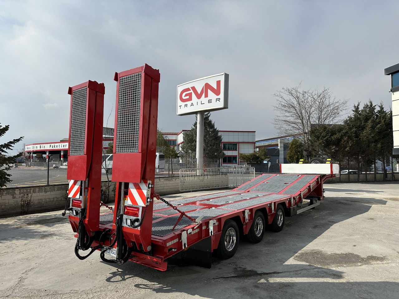 Low loader semi-trailer GVN Trailer 3 AXLE HYDRAULIC PLATFORM LOWBED: picture 22