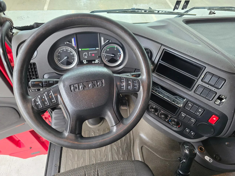 Leasing of DAF XF 106.460 SPACECAB / INTARDER /MANUEL DAF XF 106.460 SPACECAB / INTARDER /MANUEL: picture 10