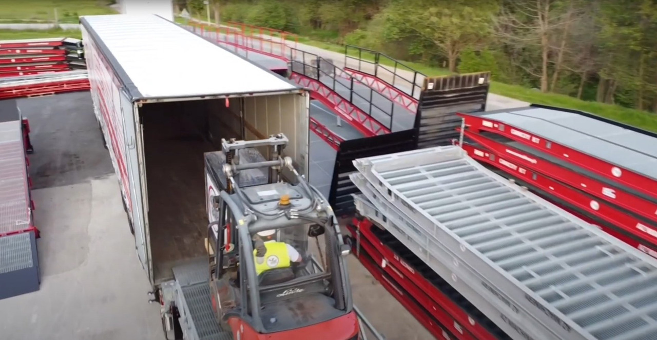 Loading ramp Loading Ramp with with hydraulic tilting bridge - AZ RAMP - STAR- 8T FULL GALVA: picture 6 Loading ramp Loading Ramp with with hydraulic tilting bridge - AZ RAMP - STAR- 8T FULL GALVA: picture 6