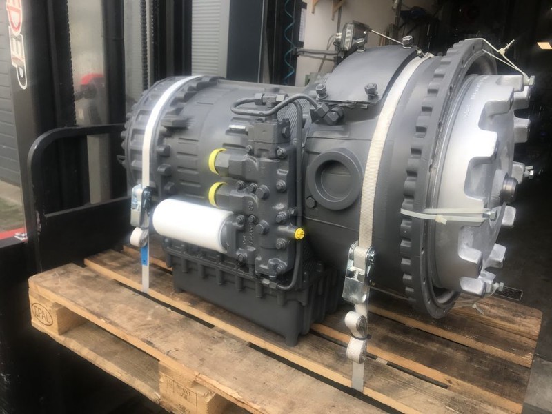 Volvo VT1906PT With or Without retarder / With or without second steering pump - Gearbox: picture 4 Volvo VT1906PT With or Without retarder / With or without second steering pump - Gearbox: picture 4