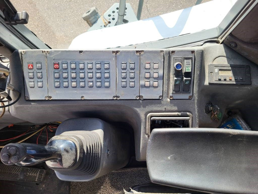 Leasing of Liebherr L 586 2Plus2  Liebherr L 586 2Plus2: picture 17