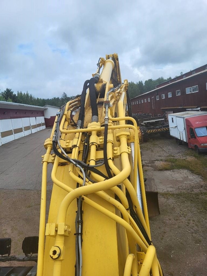 Crawler excavator New Holland Kobelco E 235 B SR-2: picture 25