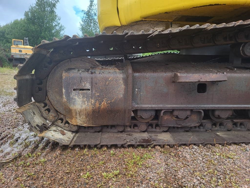 Crawler excavator New Holland Kobelco E 235 B SR-2: picture 12