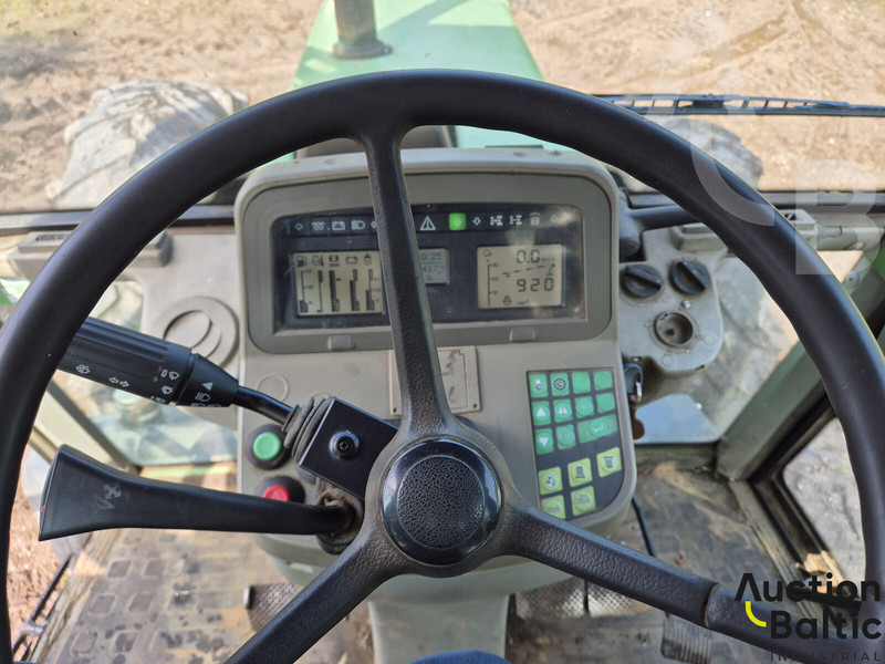 Farm tractor Fendt Favorit 824: picture 6