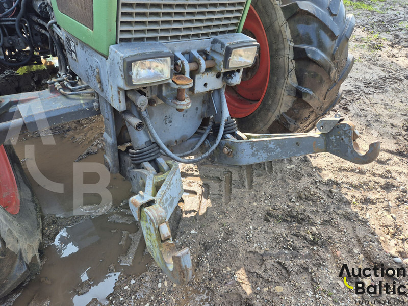 Farm tractor Fendt Favorit 824: picture 13