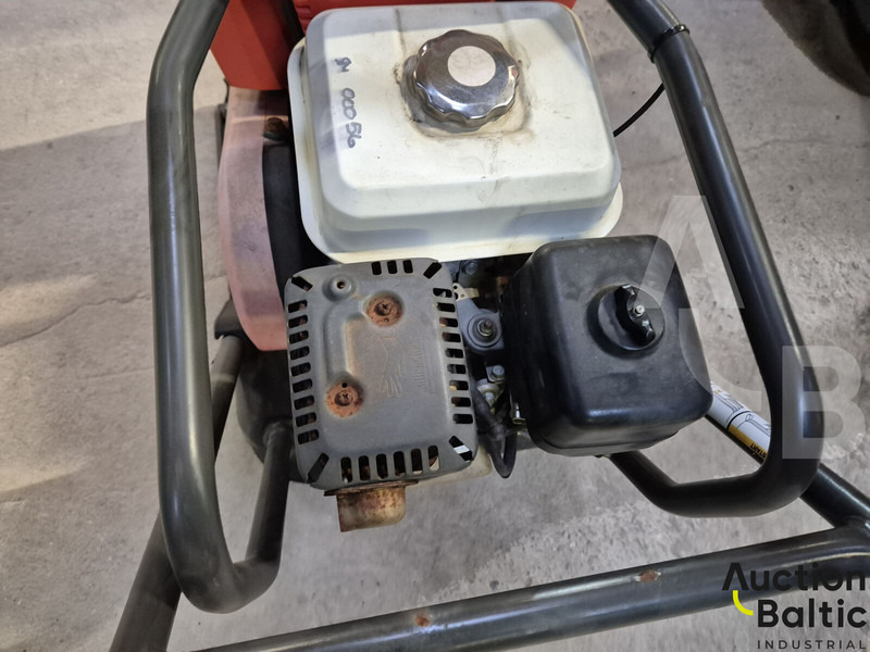 Husqvarna LF80 - Vibratory plate: picture 4 Husqvarna LF80 - Vibratory plate: picture 4