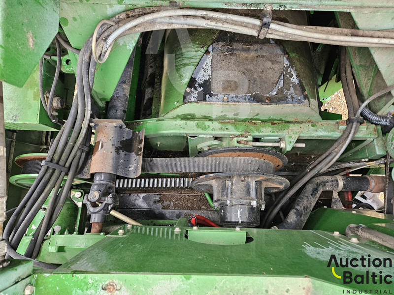 Combine harvester for transportation of food John Deere S 690 i: picture 18