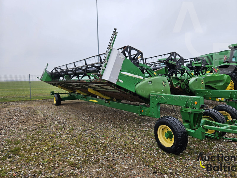 Combine harvester for transportation of food John Deere S 690 i: picture 11