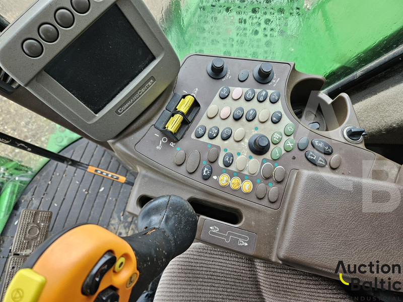 Combine harvester for transportation of food John Deere S 690 i: picture 7