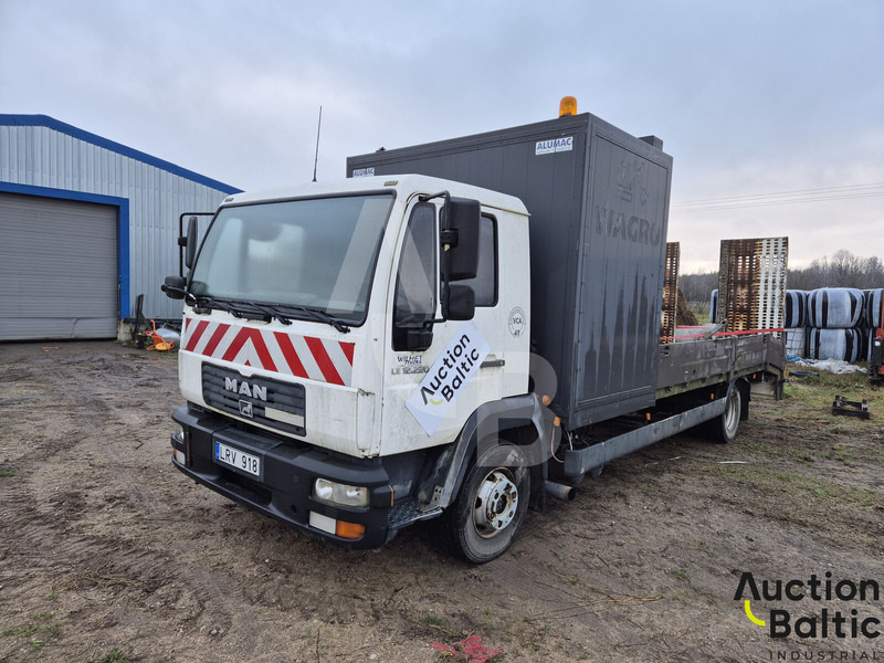 MAN LE 12.220 - Dropside/ Flatbed truck: picture 1 MAN LE 12.220 - Dropside/ Flatbed truck: picture 1