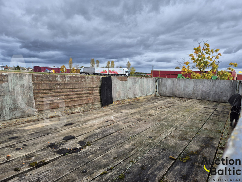 Maz 8926 - Curtainsider semi-trailer: picture 4 Maz 8926 - Curtainsider semi-trailer: picture 4