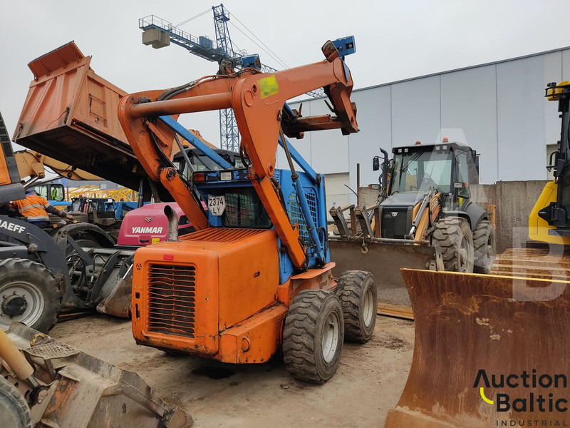 New Holland LS 185 B - Skid steer loader: picture 4 New Holland LS 185 B - Skid steer loader: picture 4