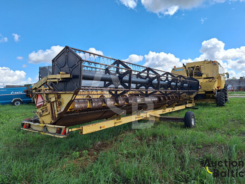 New Holland TF 78 - Combine harvester: picture 3 New Holland TF 78 - Combine harvester: picture 3