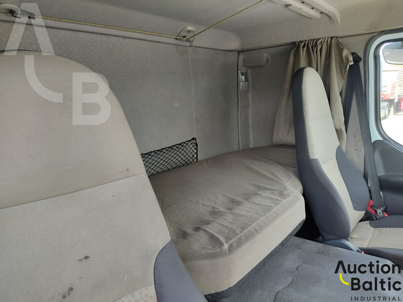 Autotransporter truck Renault Premium: picture 10