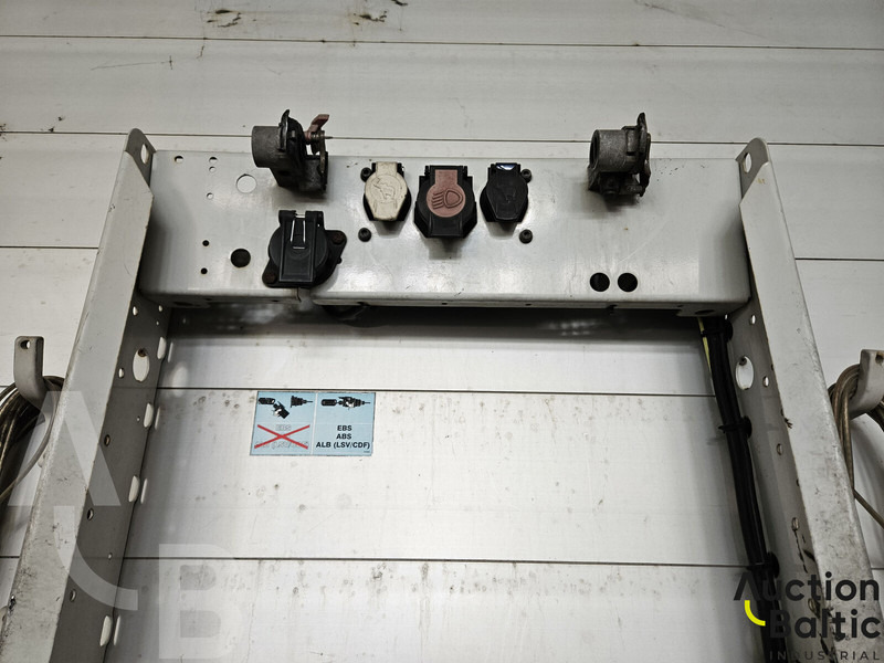 Schmitz Cargobull SCS 24 - Curtainsider semi-trailer: picture 3 Schmitz Cargobull SCS 24 - Curtainsider semi-trailer: picture 3