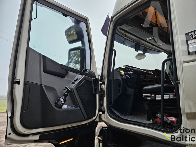 Renault - Tractor unit: picture 4 Renault - Tractor unit: picture 4