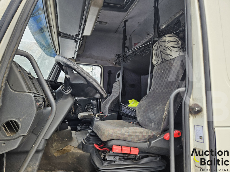 Volvo FH12 - Tractor unit: picture 5 Volvo FH12 - Tractor unit: picture 5