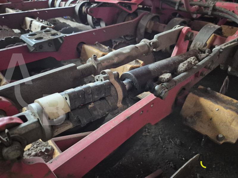 Vaderstad Rapid400C - Sowing equipment: picture 5 Vaderstad Rapid400C - Sowing equipment: picture 5