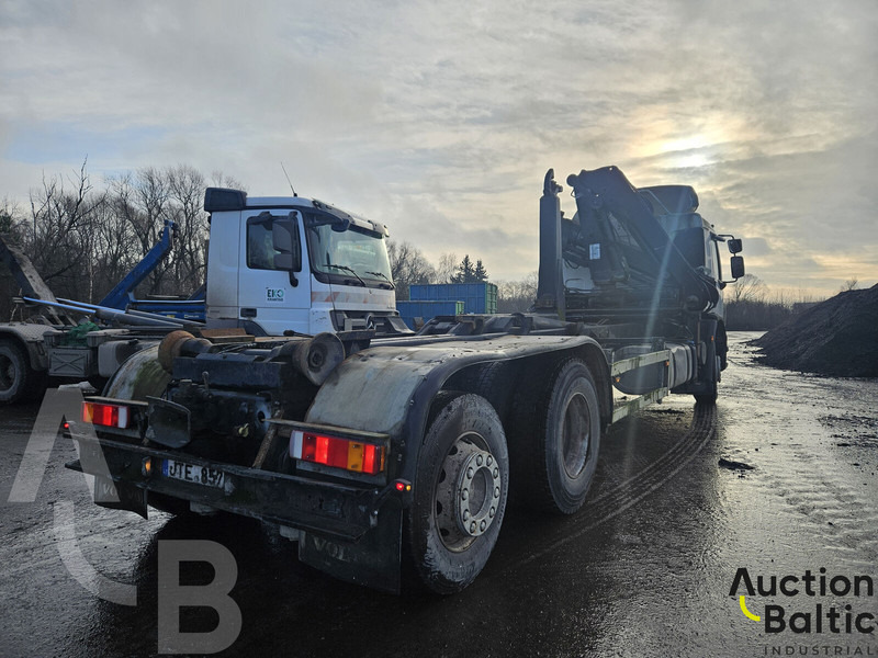 Volvo FE320 - Hook lift truck, Crane truck: picture 5 Volvo FE320 - Hook lift truck, Crane truck: picture 5
