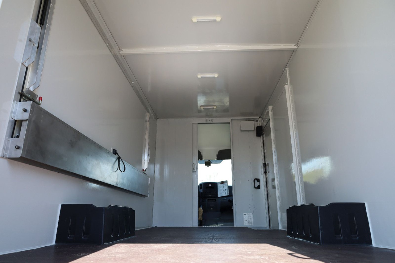 Box van Mercedes-Benz Sprinter/Foodtruck/SXS906 PD35/Verkaufsklappe: picture 11