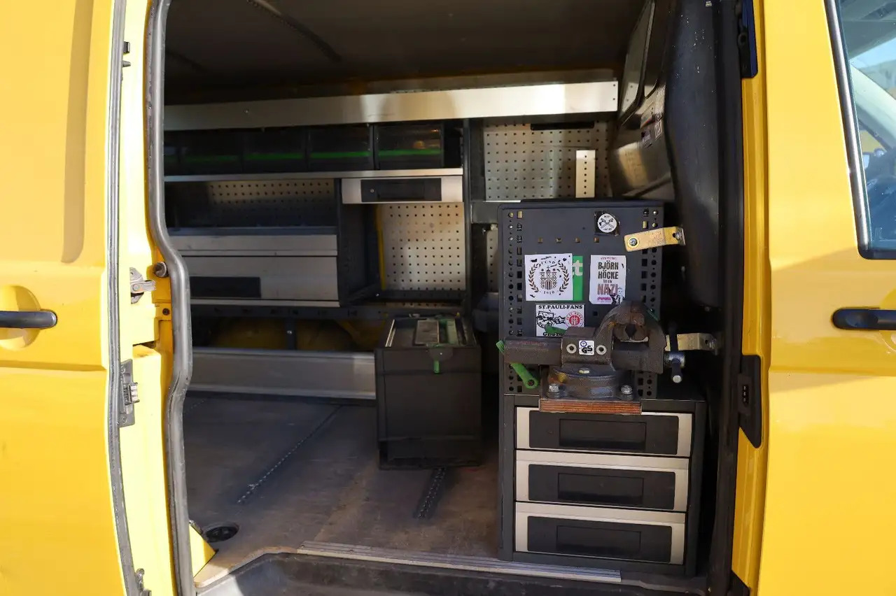 Panel van Volkswagen T5 Transporter/ 2.0 TDI/EU5/Werkstatt: picture 10 Panel van Volkswagen T5 Transporter/ 2.0 TDI/EU5/Werkstatt: picture 10