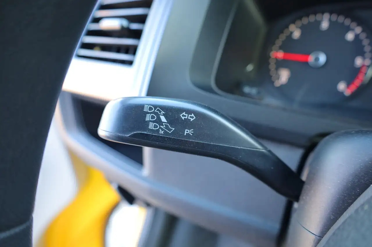 Car Volkswagen T6 Transporter / 2.0 TDI/EU6/1.Hand: picture 17