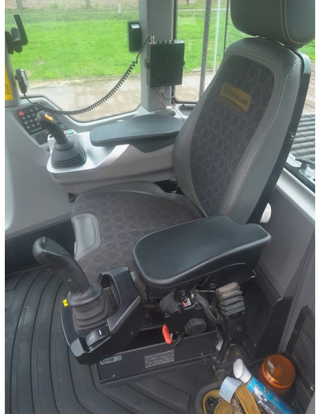 Skid steer loader New Holland New Holland W170D: picture 10