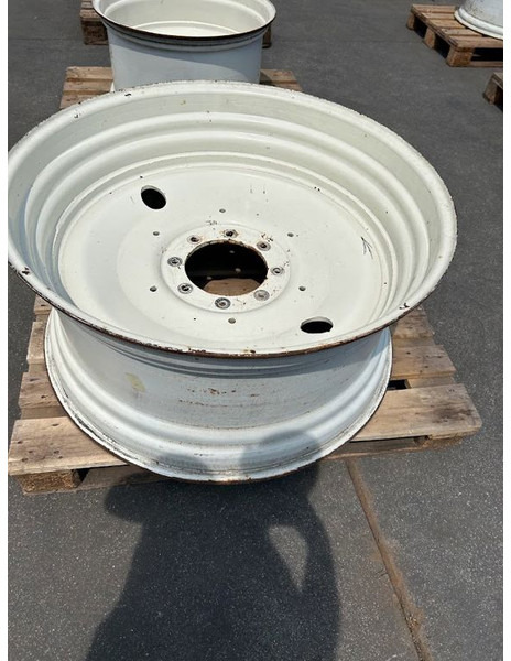 New Holland velg 18 x 38 - Rim: picture 3 New Holland velg 18 x 38 - Rim: picture 3