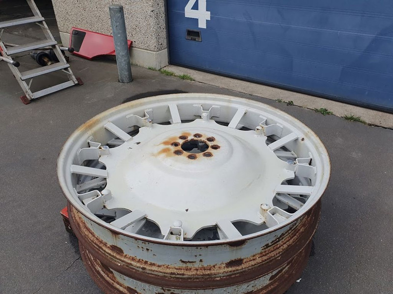 New Holland velgen 10x48 - Rim: picture 3 New Holland velgen 10x48 - Rim: picture 3