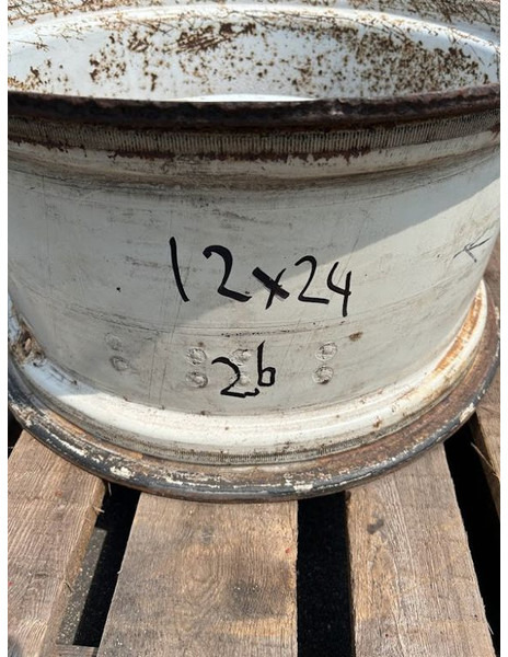 New Holland velgen 12 x 24 - Rim: picture 1 New Holland velgen 12 x 24 - Rim: picture 1