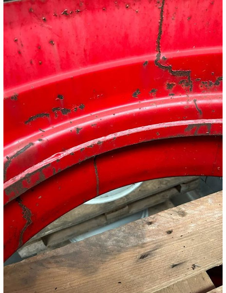 New Holland velgen 12 x 38 - Rim: picture 3 New Holland velgen 12 x 38 - Rim: picture 3