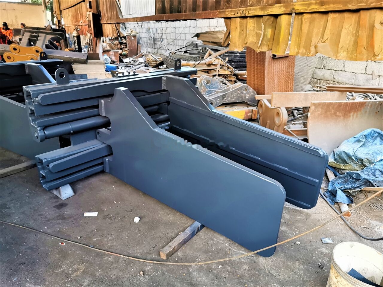 AME Bale Clamp - Clamp for Forklift: picture 3 AME Bale Clamp - Clamp for Forklift: picture 3