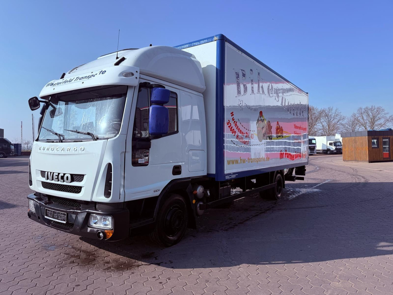Iveco EEV 80E22 EuroCargo Koffer mit Ladebordwand 1T - Box truck: picture 2 Iveco EEV 80E22 EuroCargo Koffer mit Ladebordwand 1T - Box truck: picture 2