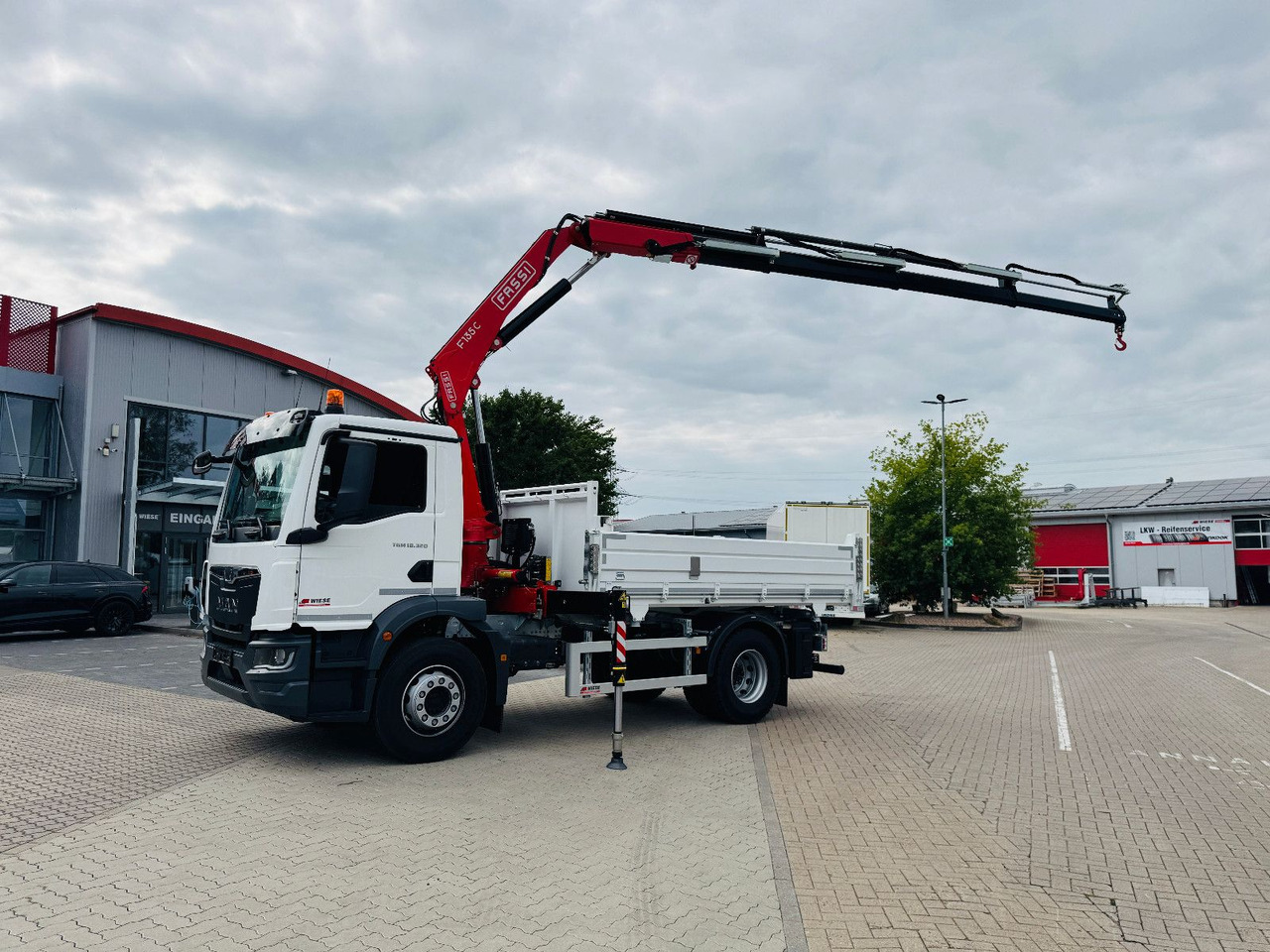 MAN 18.320 4x2 mit Fassi Ladekran Sofort Verfügbar - Crane truck: picture 1 MAN 18.320 4x2 mit Fassi Ladekran Sofort Verfügbar - Crane truck: picture 1