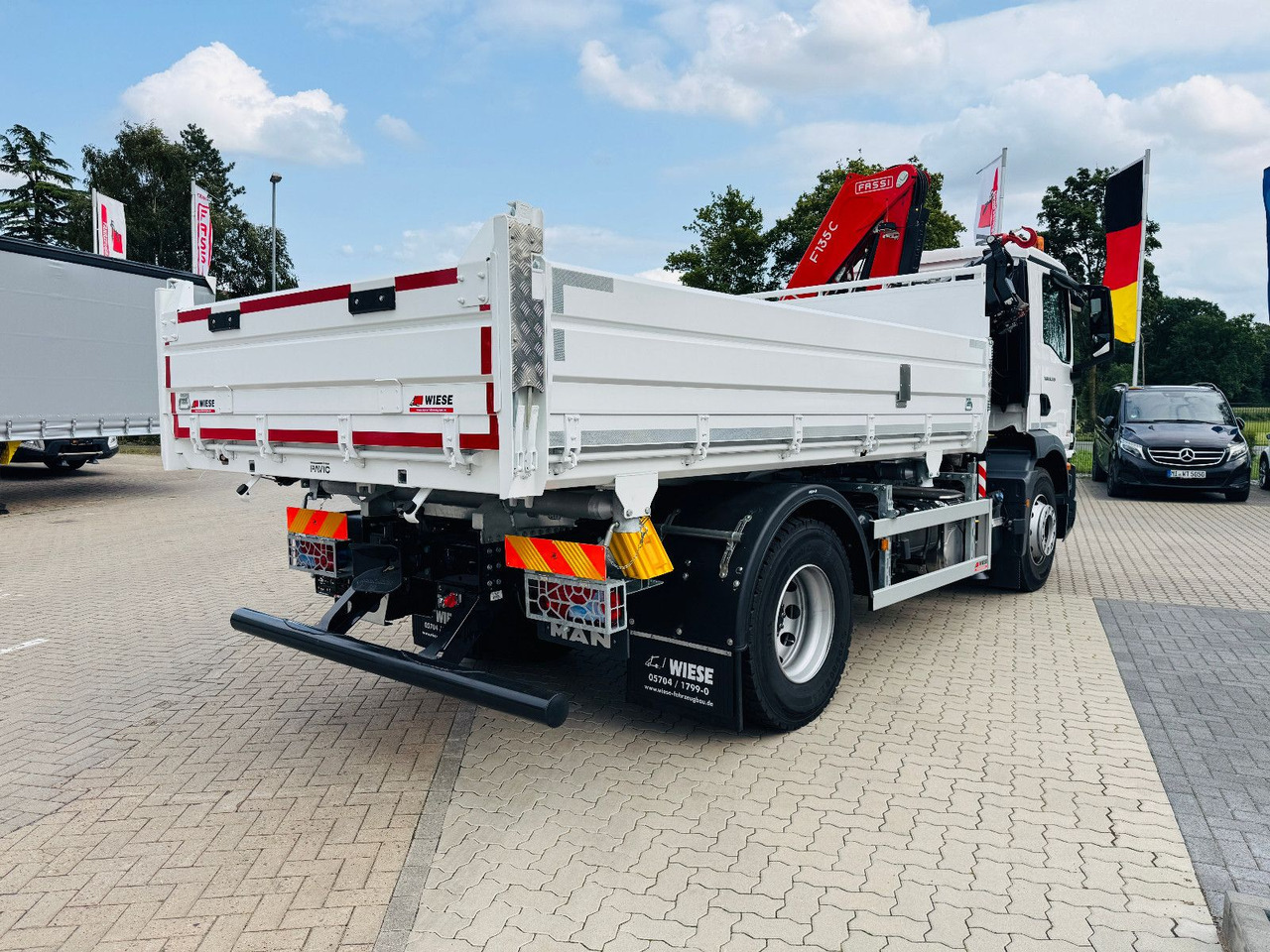 MAN 18.320 4x2 mit Fassi Ladekran Sofort Verfügbar - Tipper, Crane truck: picture 5 MAN 18.320 4x2 mit Fassi Ladekran Sofort Verfügbar - Tipper, Crane truck: picture 5