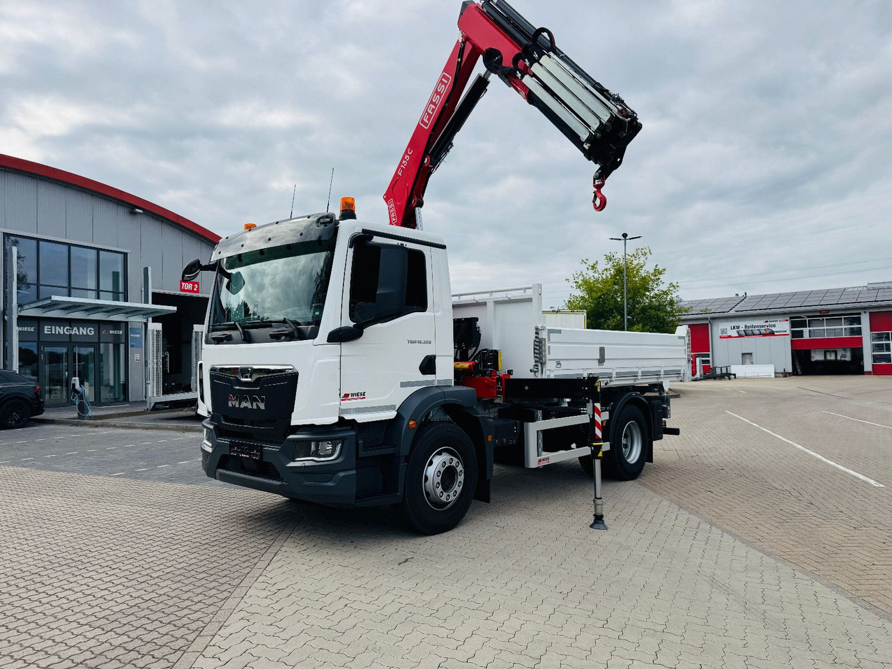 MAN 18.320 4x2 mit Fassi Ladekran Sofort Verfügbar - Tipper, Crane truck: picture 3 MAN 18.320 4x2 mit Fassi Ladekran Sofort Verfügbar - Tipper, Crane truck: picture 3