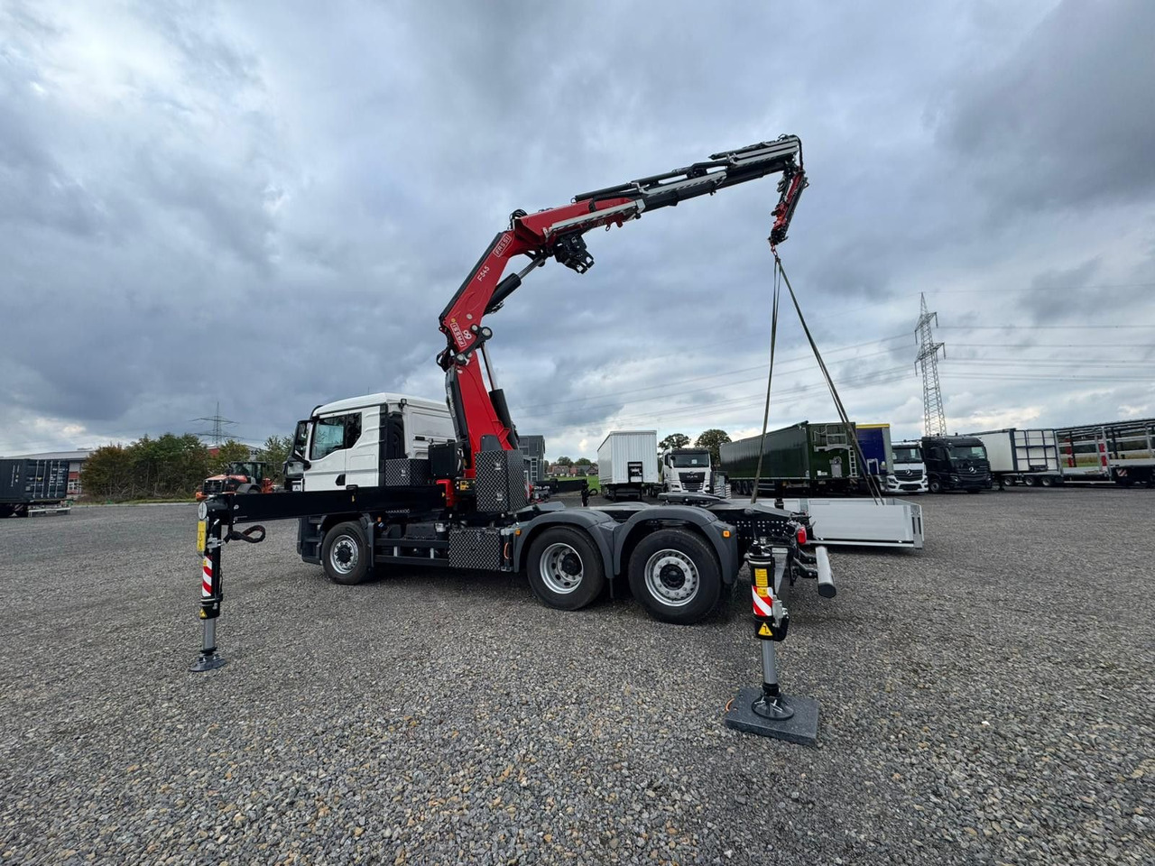 MAN 26.470 6x4-4 Hydrodrive Fassi Kran F545 Jib - Dropside/ Flatbed truck, Crane truck: picture 2 MAN 26.470 6x4-4 Hydrodrive Fassi Kran F545 Jib - Dropside/ Flatbed truck, Crane truck: picture 2
