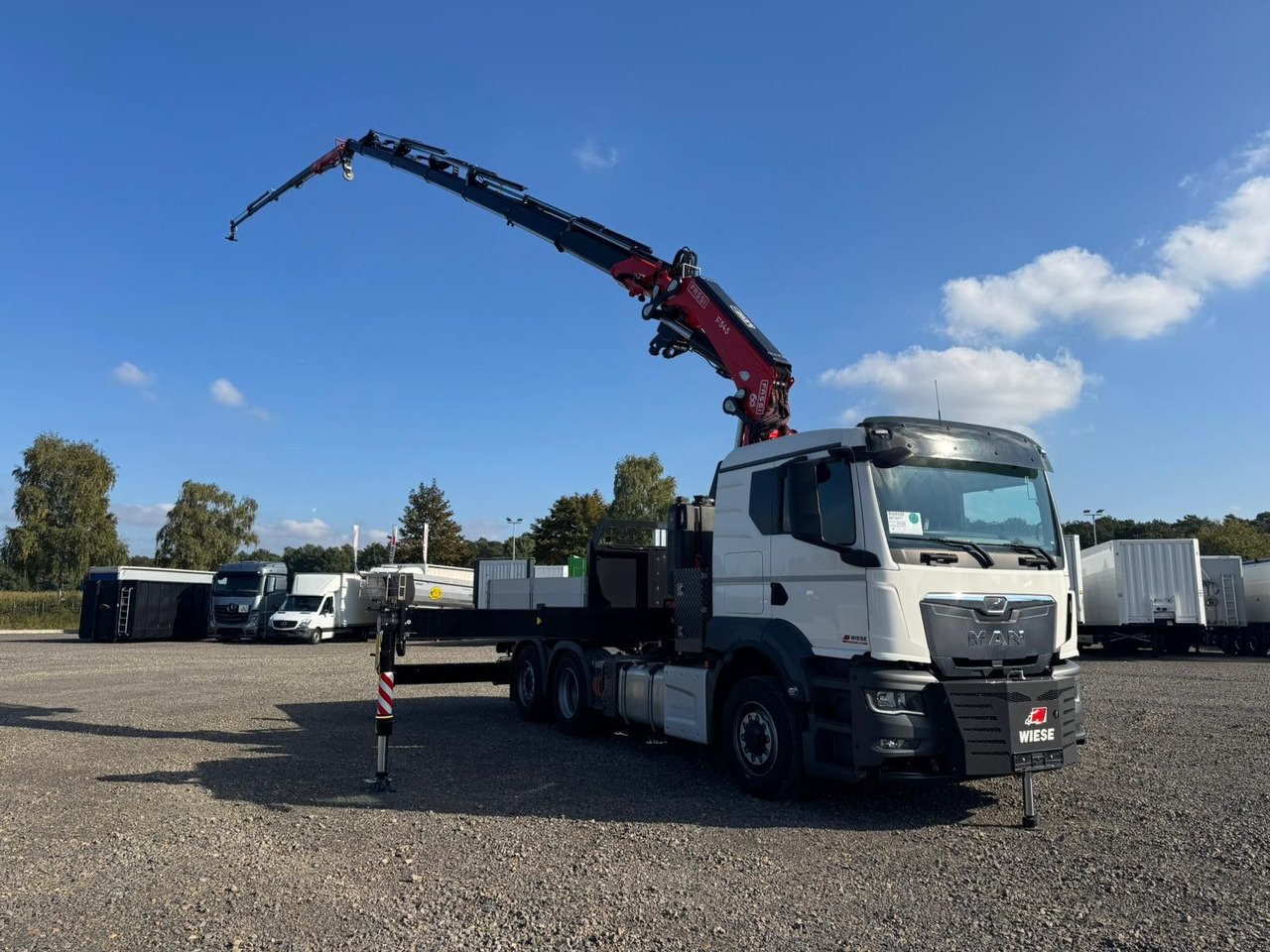 MAN 26.470 6x4-4 Hydrodrive Fassi Kran F545 Jib - Dropside/ Flatbed truck, Crane truck: picture 4 MAN 26.470 6x4-4 Hydrodrive Fassi Kran F545 Jib - Dropside/ Flatbed truck, Crane truck: picture 4
